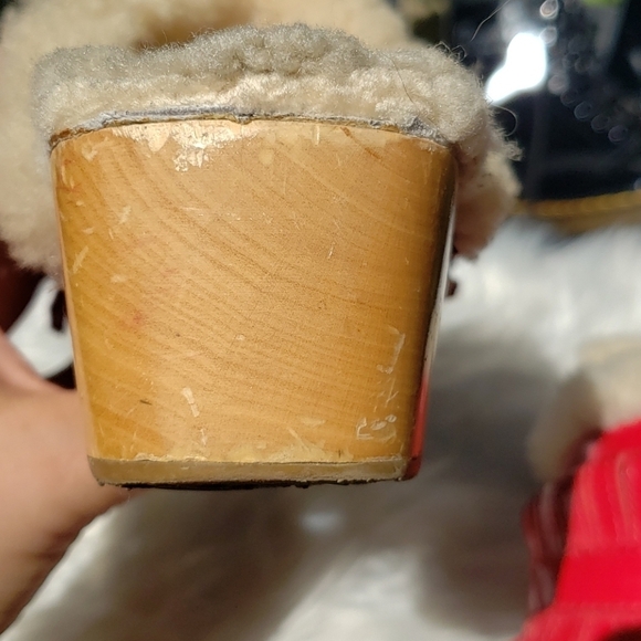 Ugg Kiltie Red Patent Leather Clogs Mules 4 - Picture 16 of 16